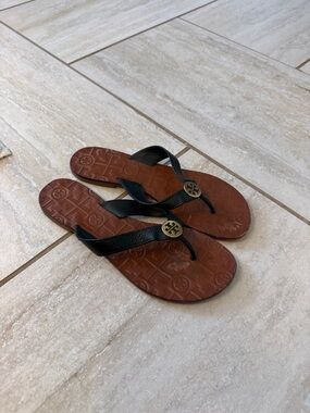 Tory Burch Thora Leather Logo Thong Sandals 7